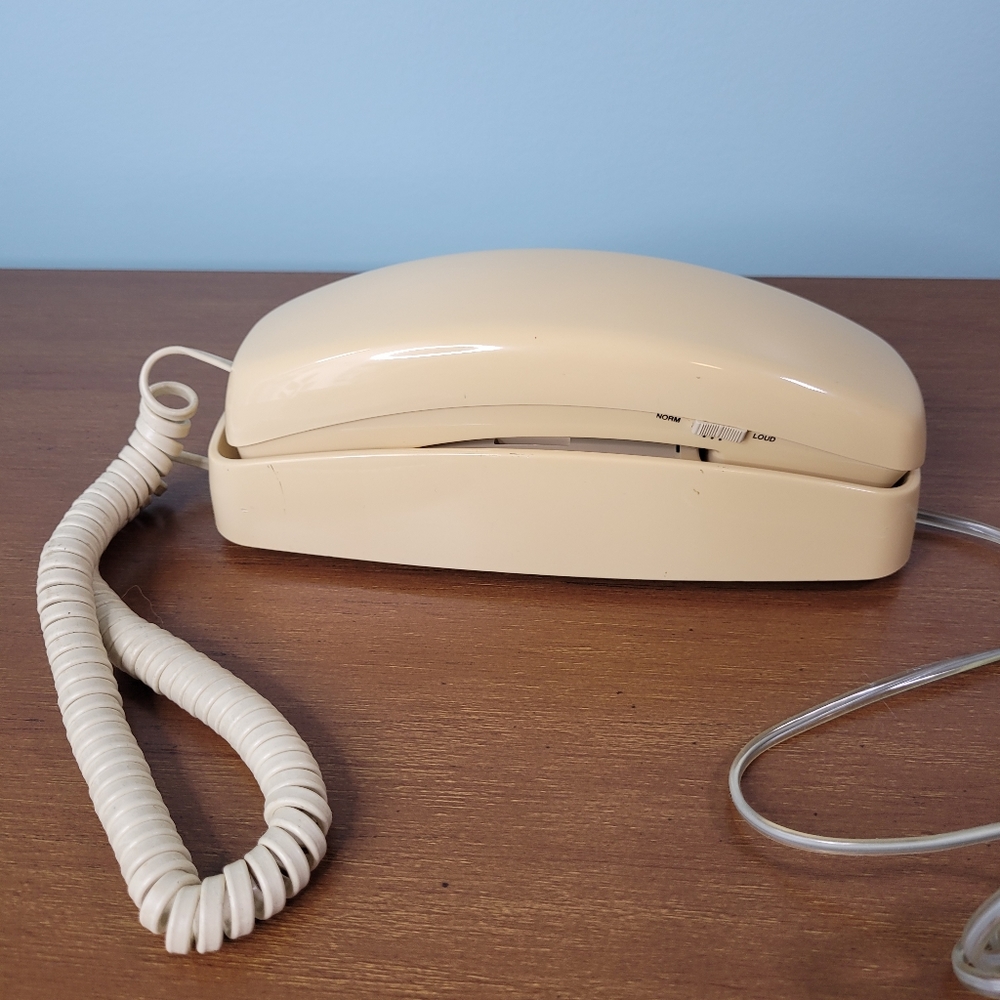 AT&T Trimline 210 VTG Phone Yellow Touch Tone Pulse Push Button Wall Works!